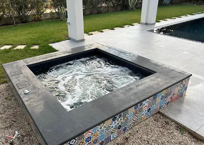 Kalorama-private Pool & Hot Tub * Сан-Вито-деи- Норманни