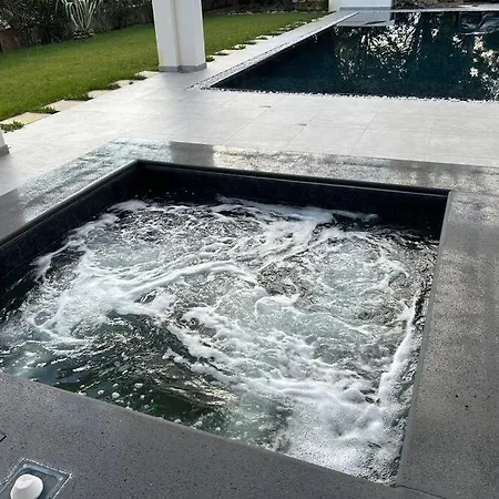 Villa Kalorama-private Pool & Hot Tub
